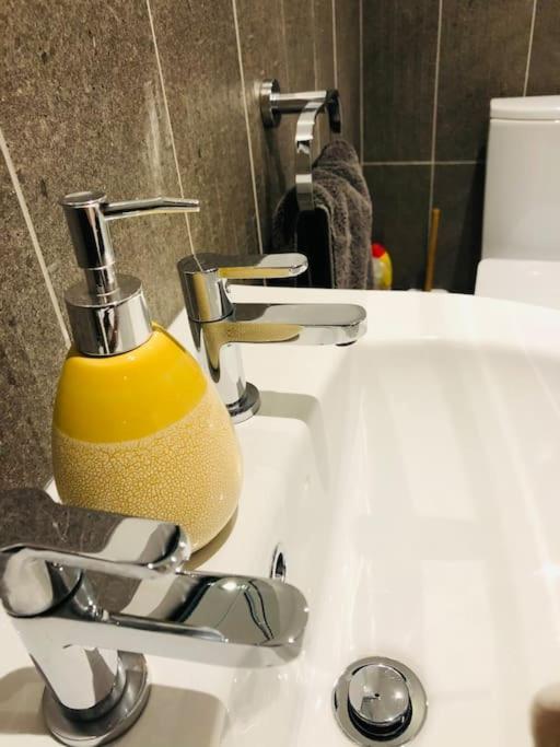 Hideaway Between Coast And Moors In A Beautiful Village Apartment Sleights 外观 照片